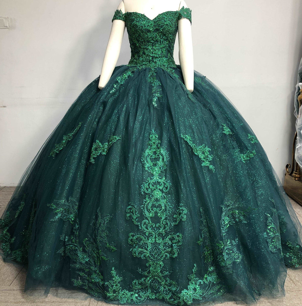 Fine gowns, 3D embroidery, weave dreamy tales.