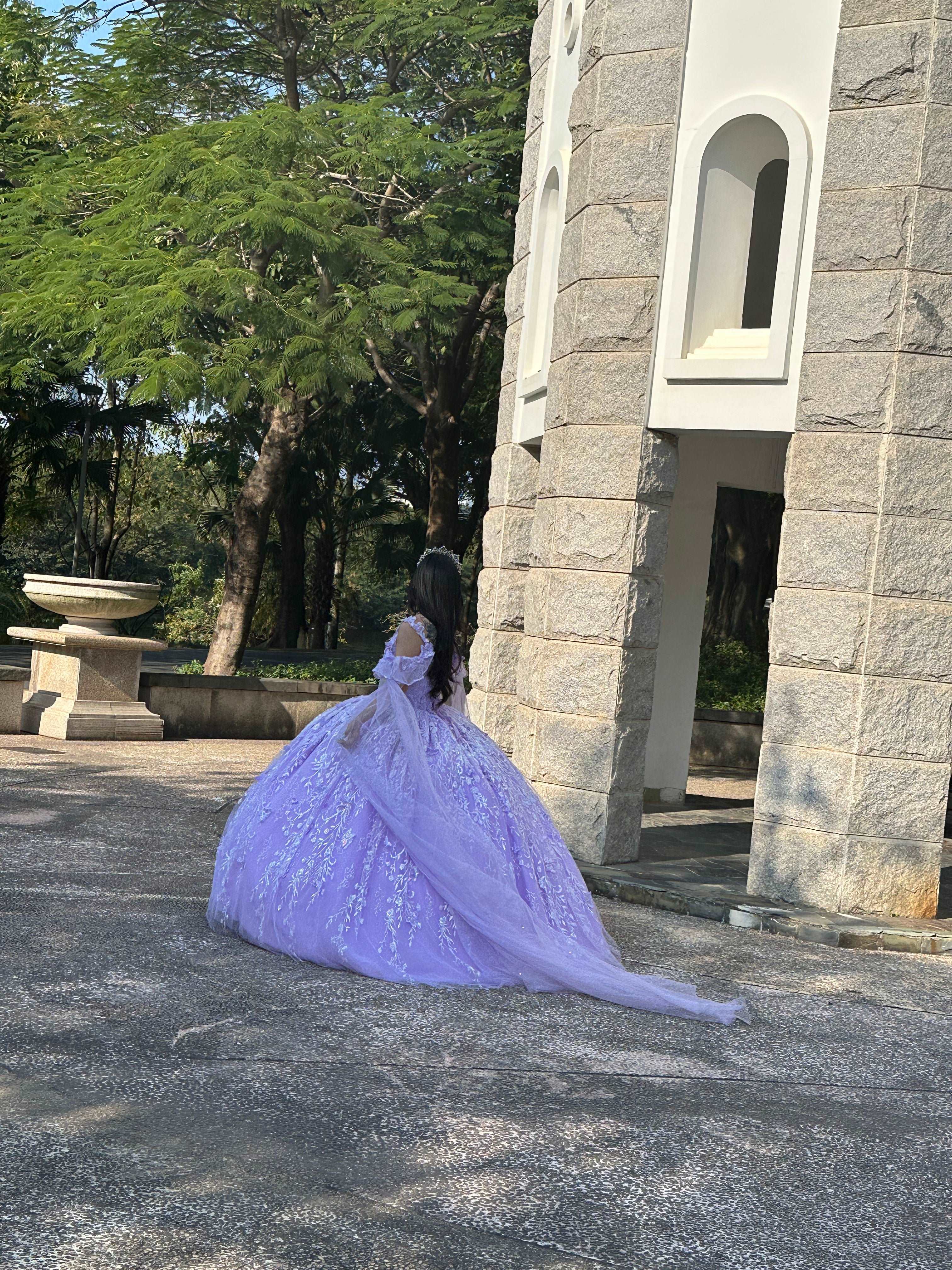 Fine gowns, 3D embroidery, weave dreamy tales.
