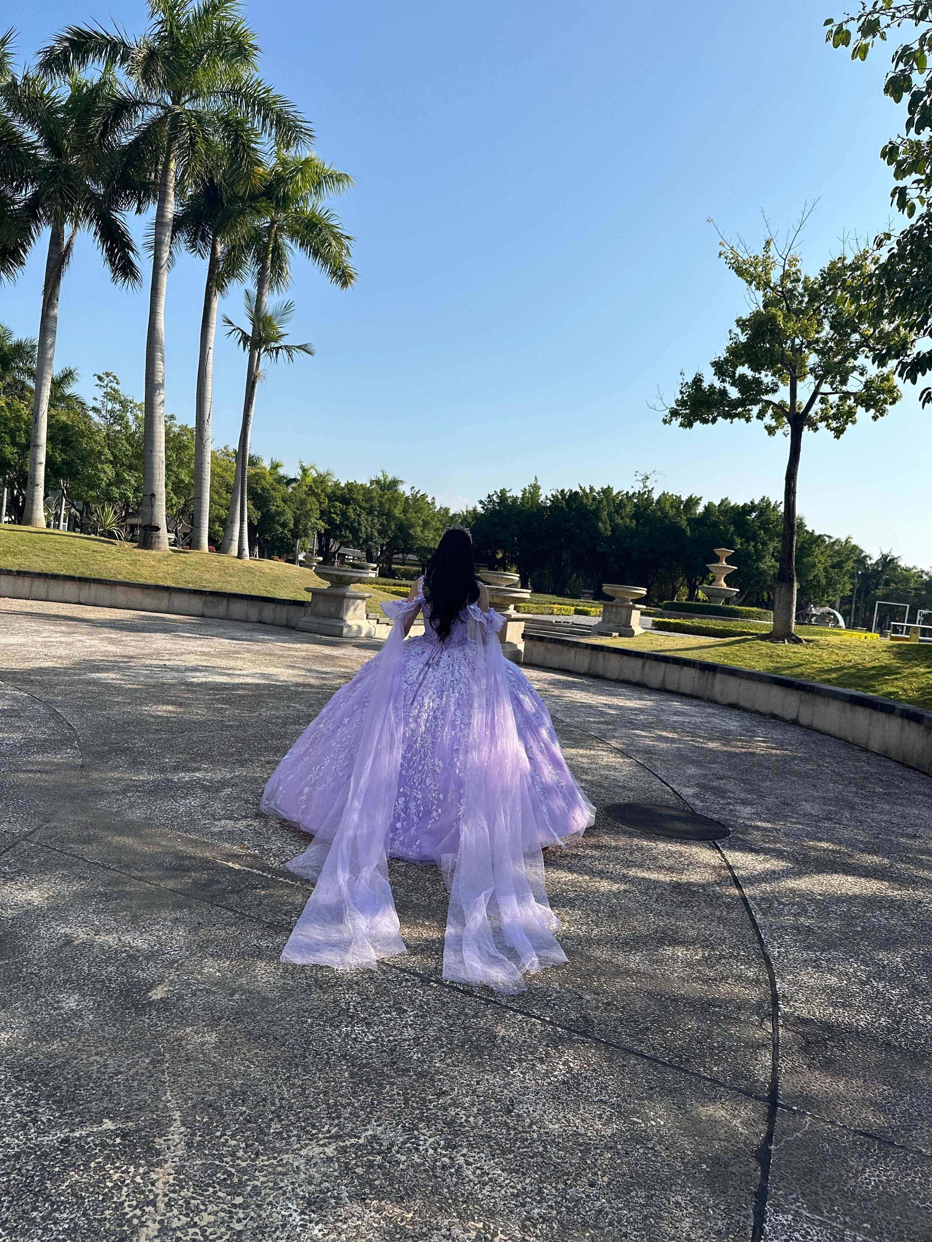 Fine gowns, 3D embroidery, weave dreamy tales.