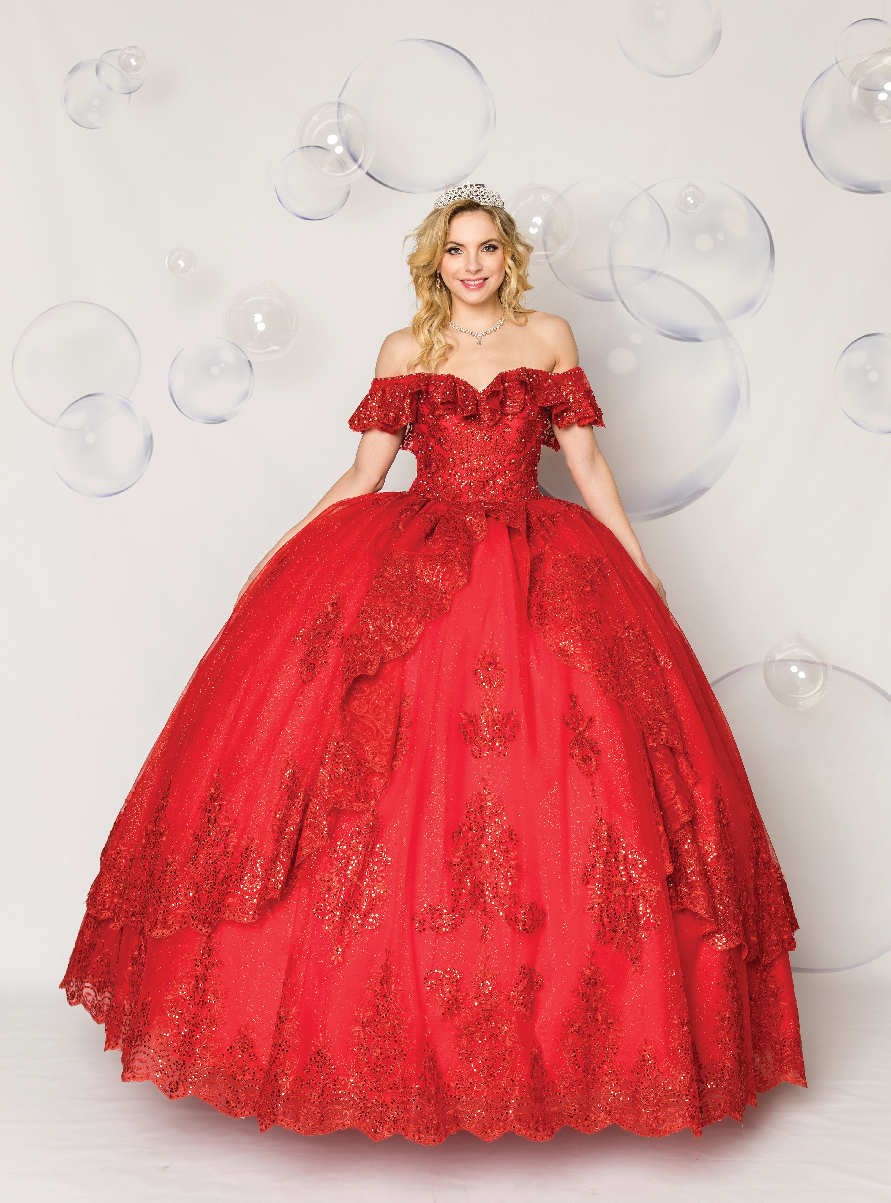 (LIVE 12) Gowns' elegance, simple hues, enhance life's charm.