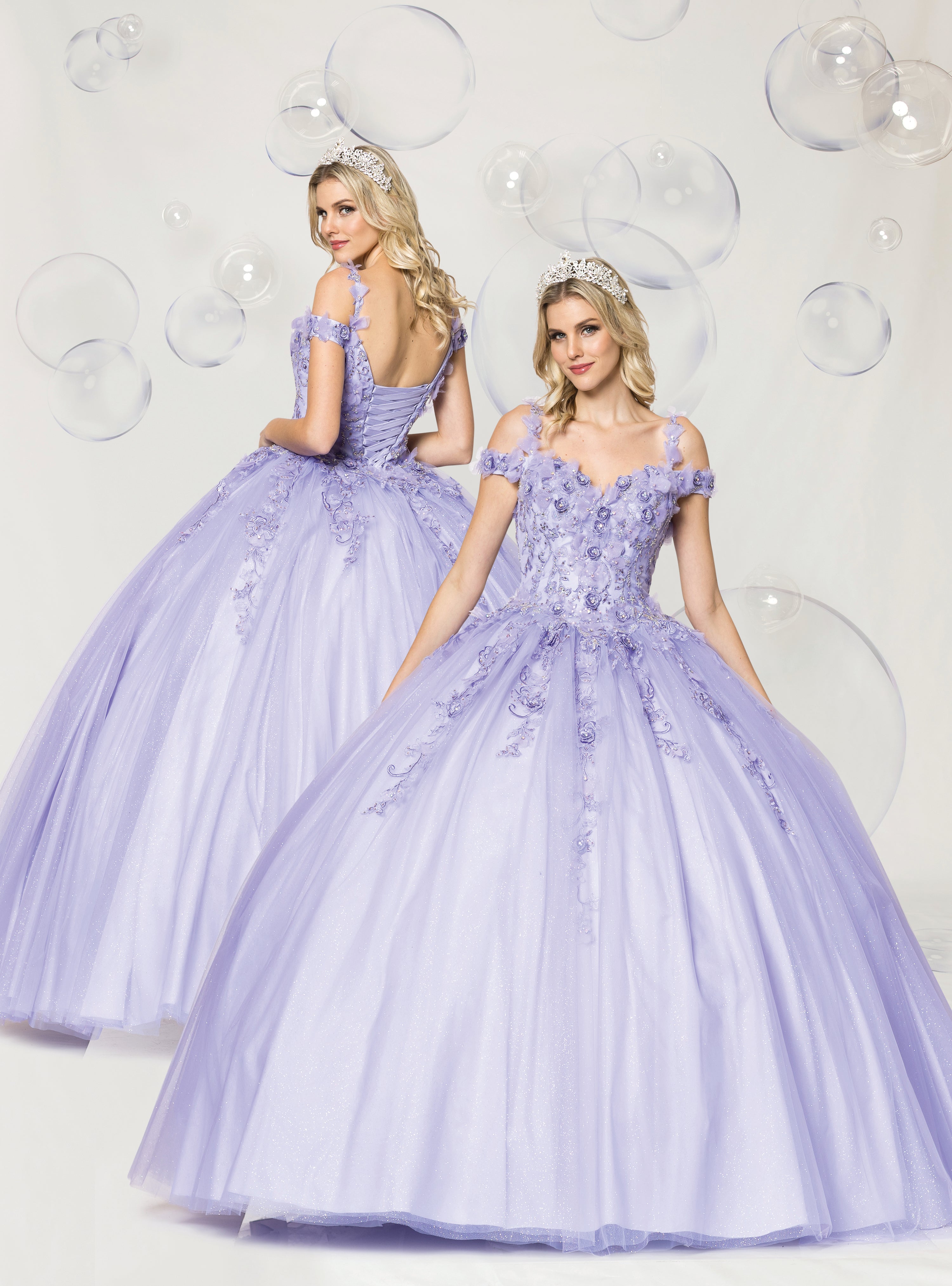 (LIVE 14) Gowns on, mermaid style, fashionable presence.