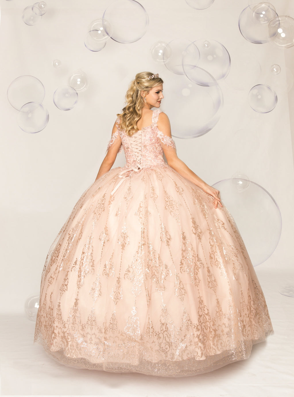 (LIVE 39) Elegant Quinceanera Dress with Tulle & Embroidery for Special Occasions - Beautiful & Versatile Design