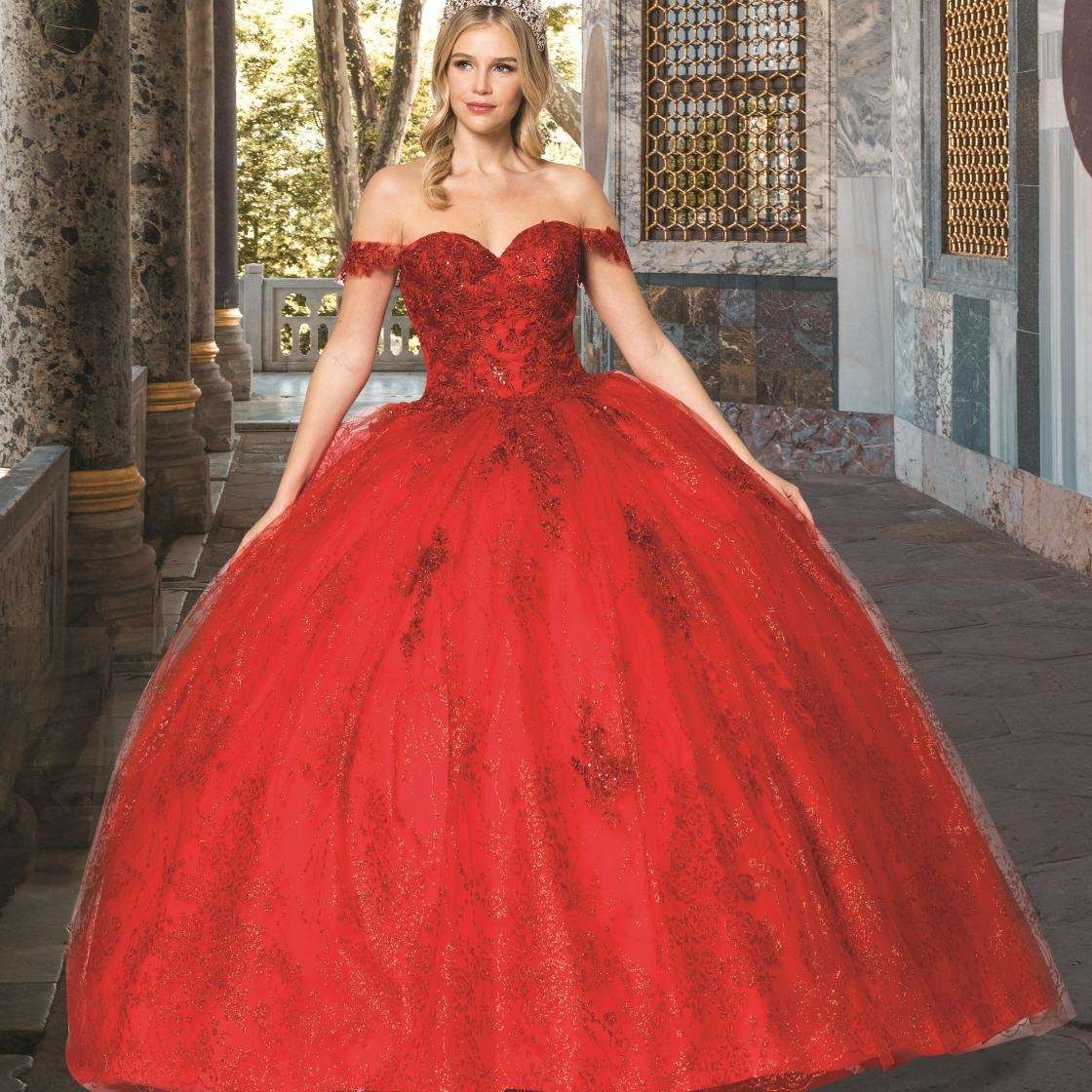 Fine gowns, 3D embroidery, weave dreamy tales.
