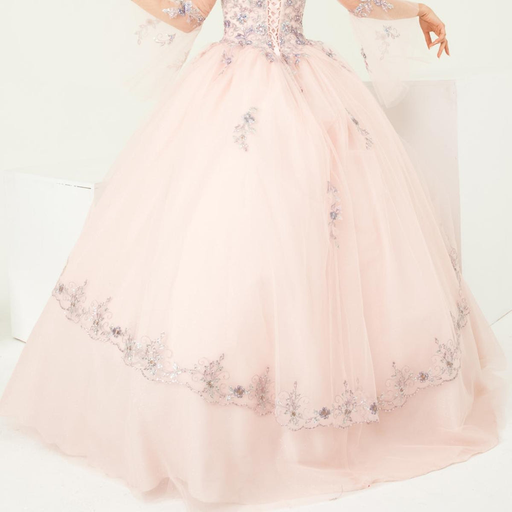 Gowns shine, lace details, light up occasions.