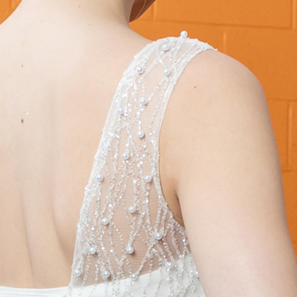 Gowns shine, lace details, light up occasions.