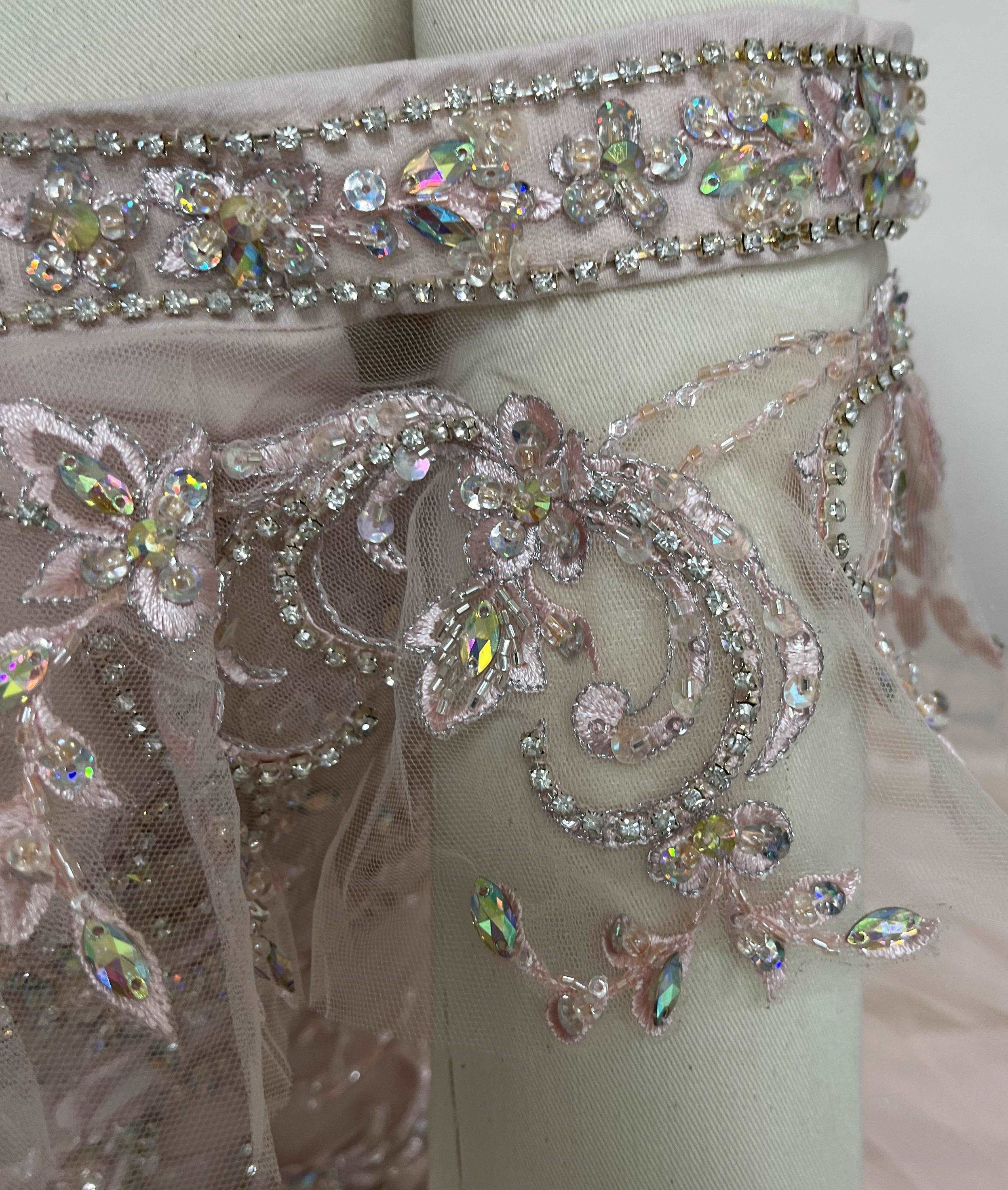 Gowns shine, lace details, light up occasions.