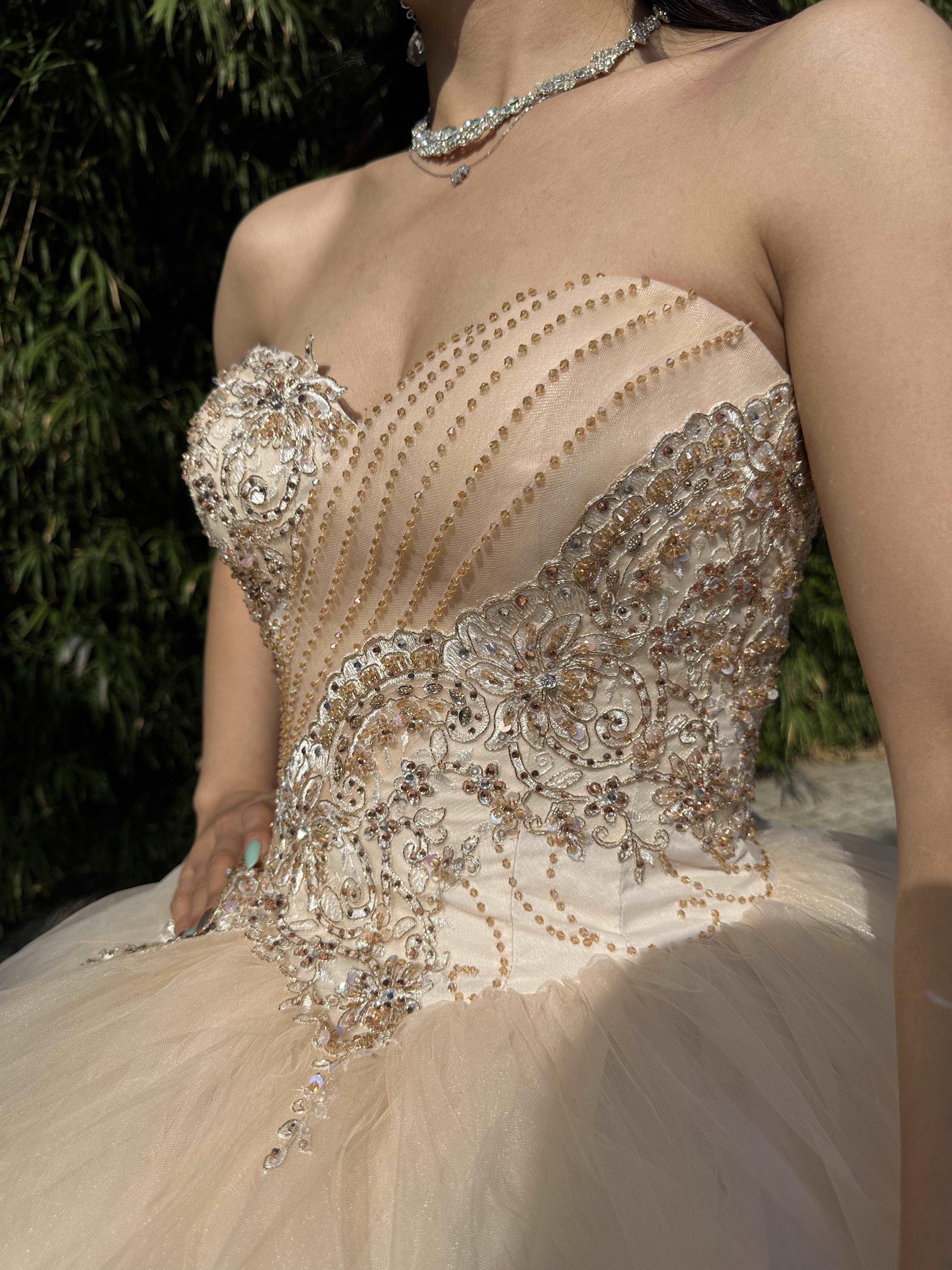 Fine gowns, 3D embroidery, weave dreamy tales.