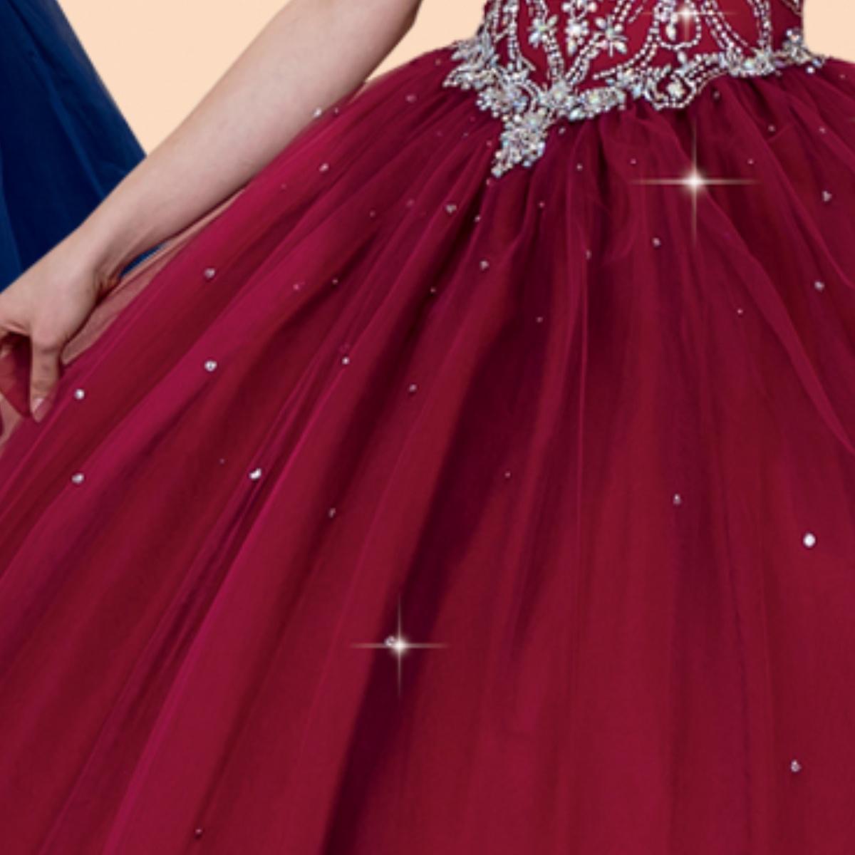 (LIVE 60) Elegant gowns, sparkling jewels, carve unique grace.