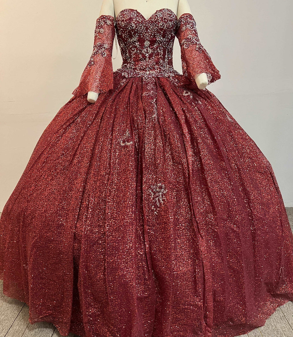 Gowns shine, lace details, light up occasions.