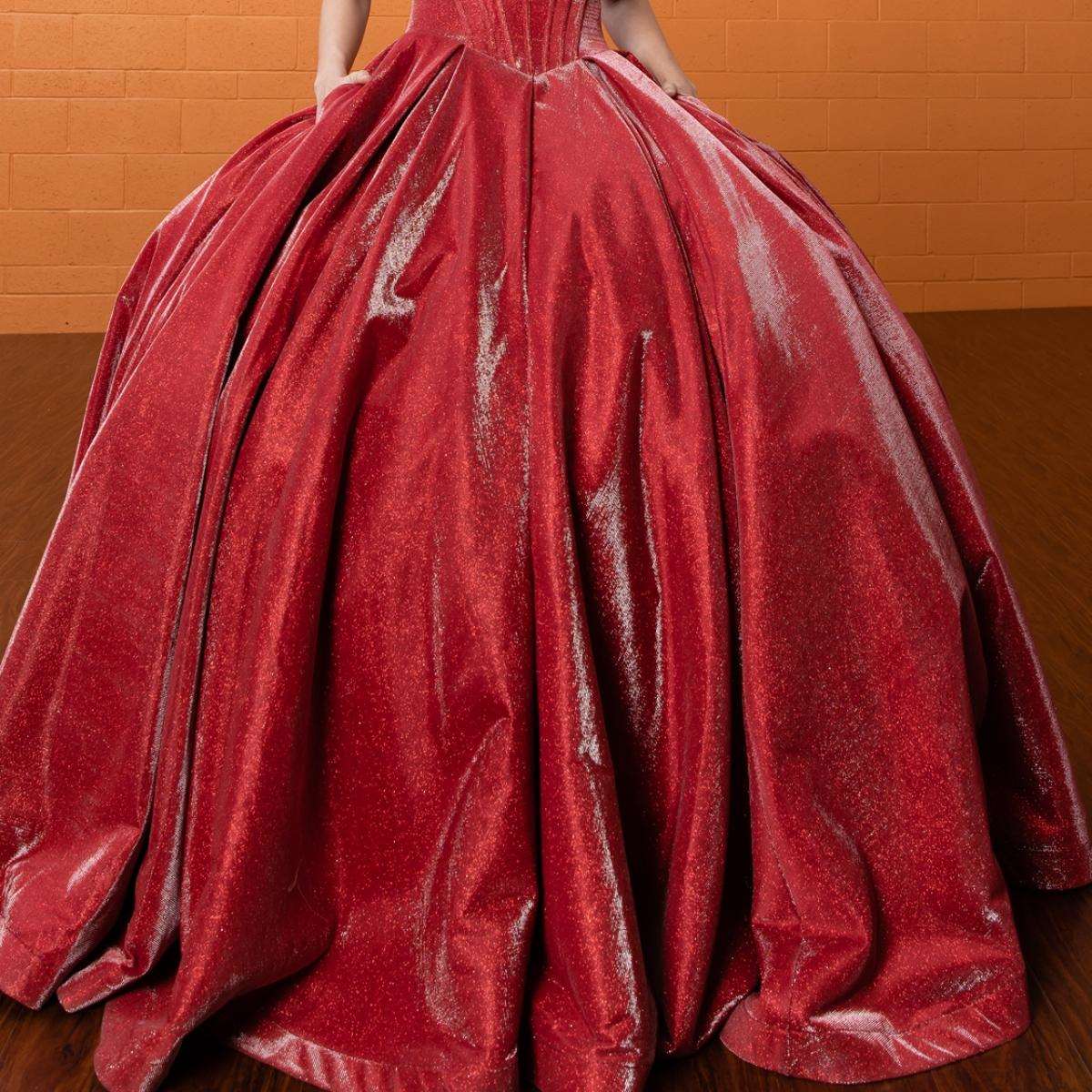 Fine gowns, 3D embroidery, weave dreamy tales.
